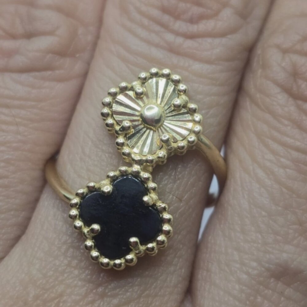 (SOLD)14k Solid Yellow Gold Clover/Flower Onyx Bypass Ring Size 8.5